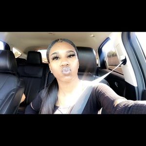 Meet your Posher, Davida